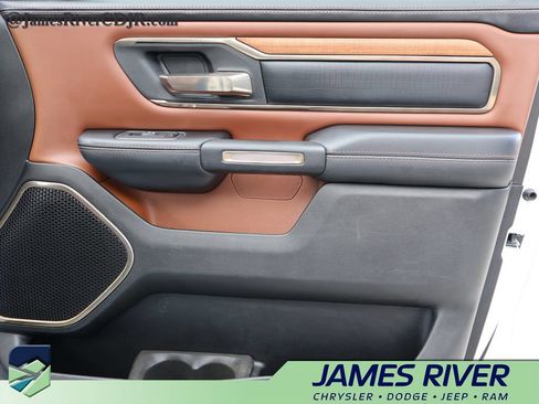 Used 2022 RAM 1500 Limited w/ Body Color Bumper Group AWD/4WD image 8