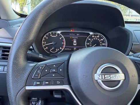 Used 2023 Nissan Altima 2.5 SV FWD image 18