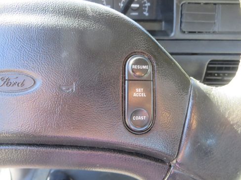 Used 1996 Ford F250 XLT image 18