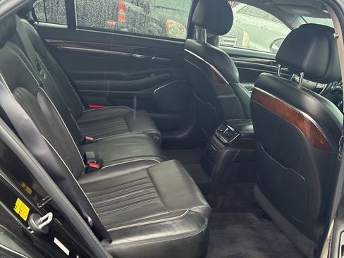 Used 2018 Genesis G90 3.3T Premium image 11