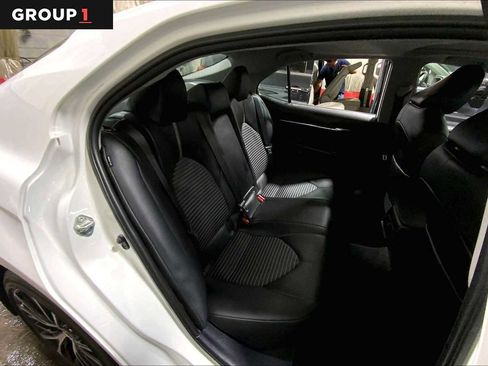 Certified 2020 Toyota Camry SE image 19