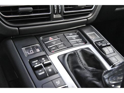 Used 2020 Porsche Macan S image 28