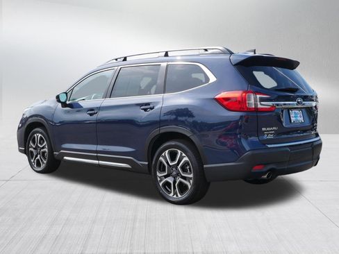 Used 2025 Subaru Ascent Limited w/ Popular Package #2 AWD/4WD image 5