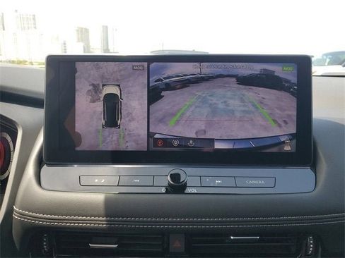 New 2025 Nissan Rogue SL w/ Tech Package image 15