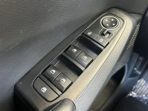 Used 2023 Kia Seltos S FWD image 4