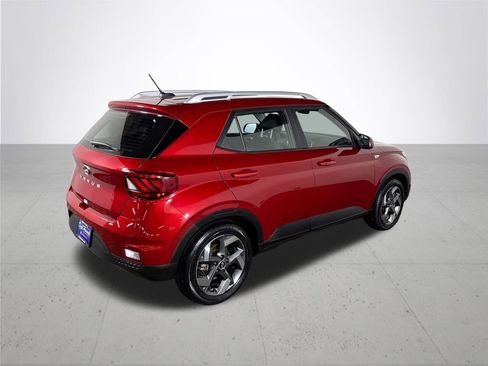 Used 2025 Hyundai Venue SEL image 6