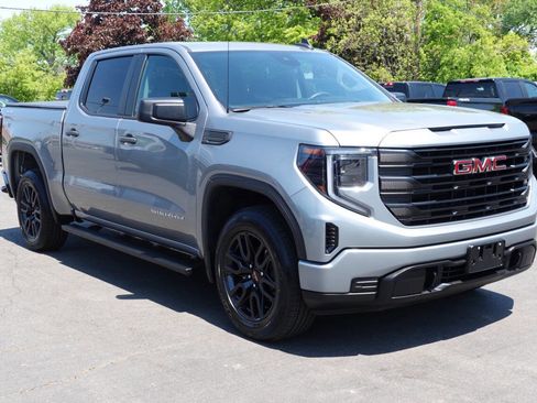 Used 2023 GMC Sierra 1500 Pro w/ Graphite Edition AWD/4WD image 4