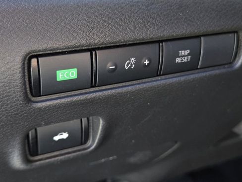 Certified 2022 Nissan Sentra SV image 16