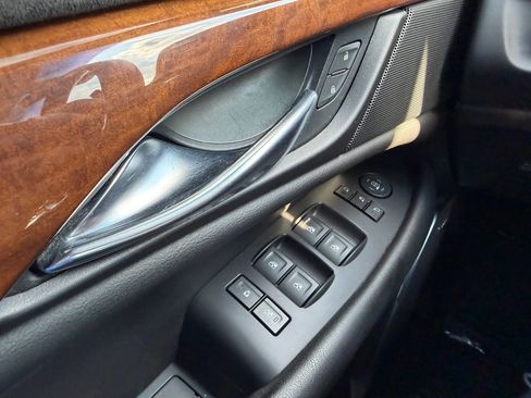 Used 2017 Cadillac Escalade Premium Luxury AWD/4WD image 32
