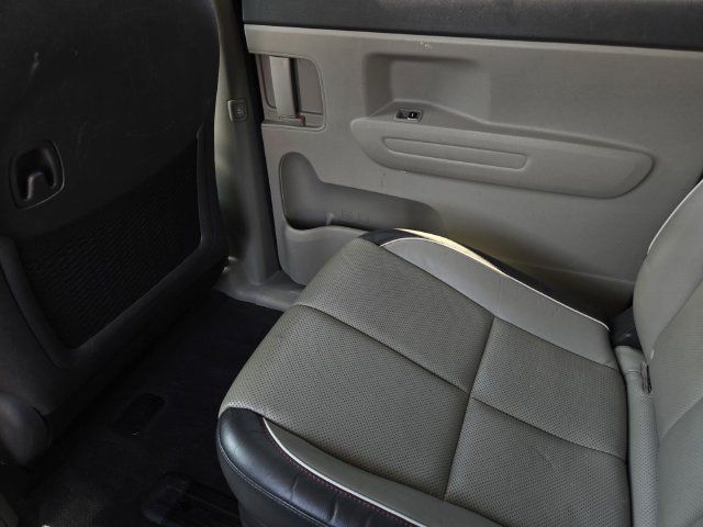 Used 2017 Kia Sedona LX w/ LX Essentials Premium Package FWD image 13