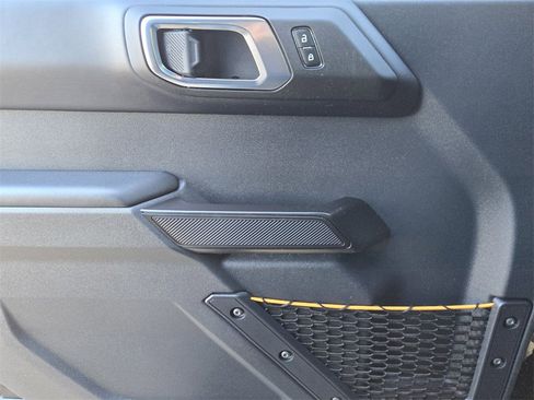 Used 2024 Ford Bronco Badlands image 18