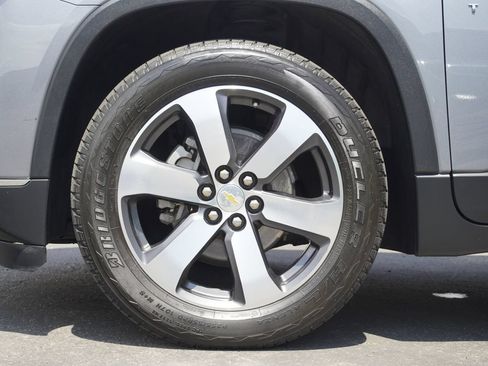 Used 2019 Chevrolet Traverse LT w/ LT Premium Package AWD/4WD image 28