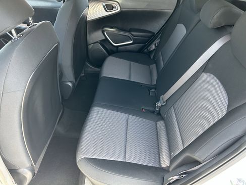 Certified 2025 Kia Soul LX w/ LX Technology Package FWD image 16