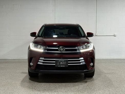 Used 2017 Toyota Highlander Limited Platinum image 3