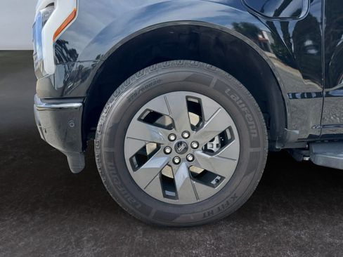 Used 2022 Ford F150 Lightning Lariat AWD/4WD image 9