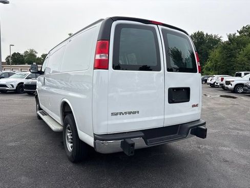 Used 2025 GMC Savana 2500 w/ Driver Convenience Package RWD image 3
