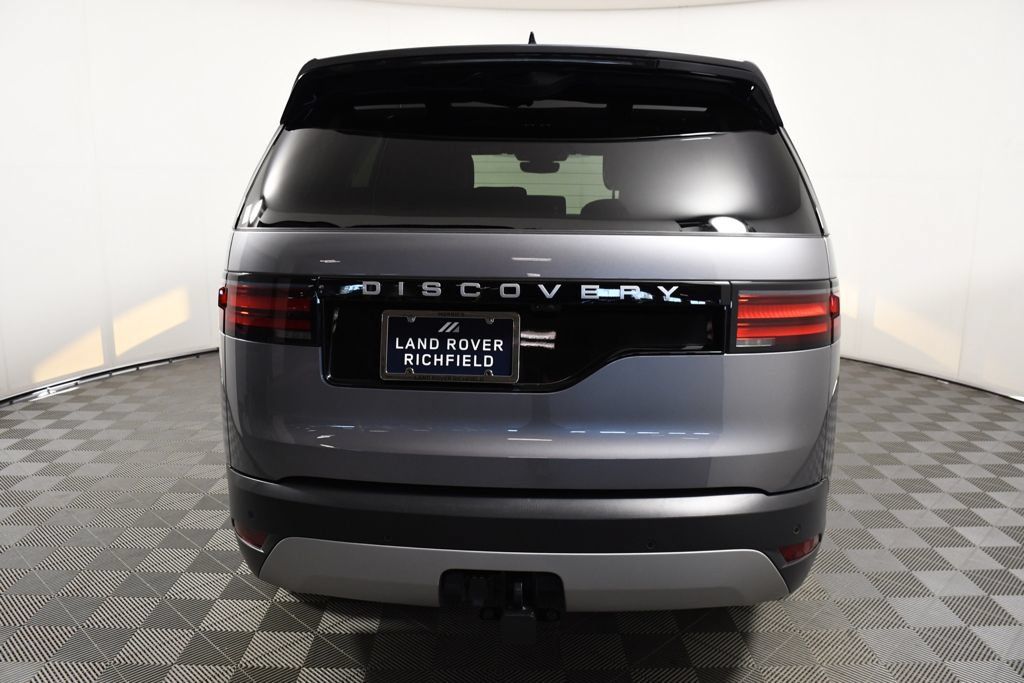 Certified 2025 Land Rover Discovery S AWD/4WD image 5
