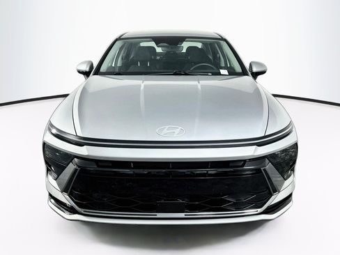 Used 2025 Hyundai Sonata SEL FWD image 2