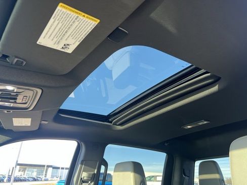 Used 2024 Chevrolet Silverado 1500 ZR2 w/ Technology Package image 9