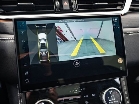 Used 2025 Jaguar F-PACE R-Dynamic S image 31