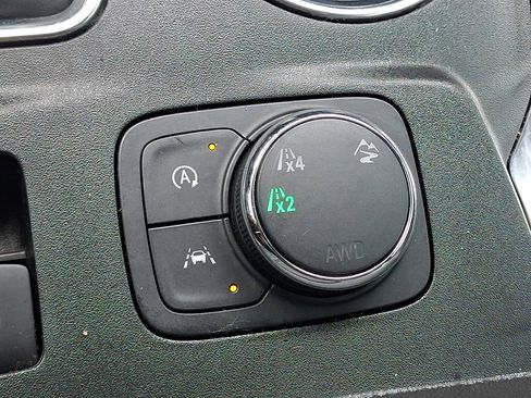 Used 2023 Chevrolet Traverse LT w/ Midnight/Sport Edition AWD/4WD image 28