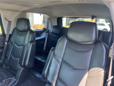 Used 2015 Cadillac Escalade Premium AWD/4WD image 28