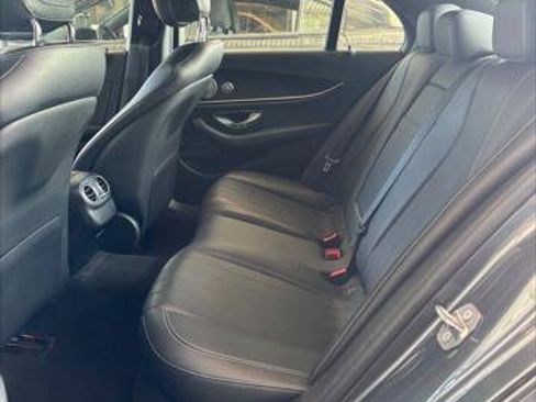 Used 2018 Mercedes-Benz E 400 4MATIC Sedan image 15