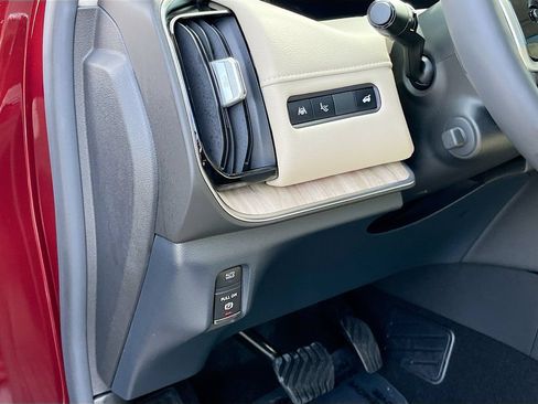 Used 2026 Nissan Armada Platinum Reserve AWD/4WD image 19