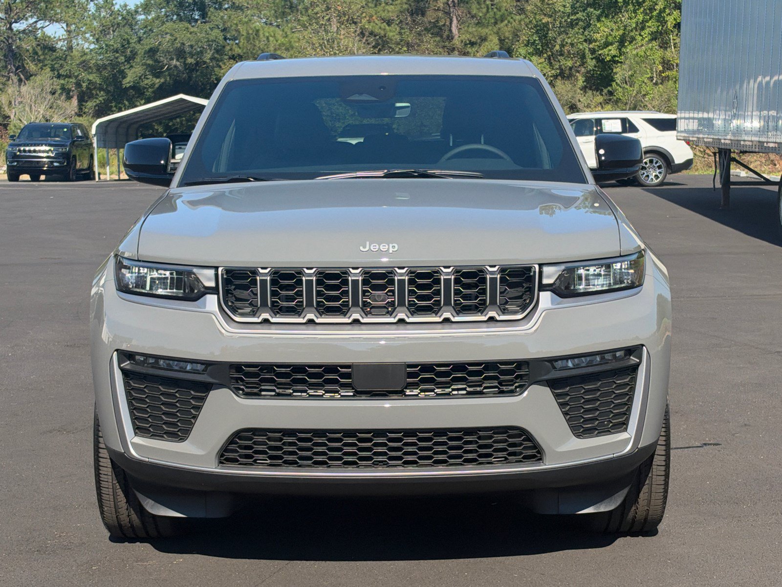 New 2027 Jeep Grand Cherokee Limited AWD/4WD image 2