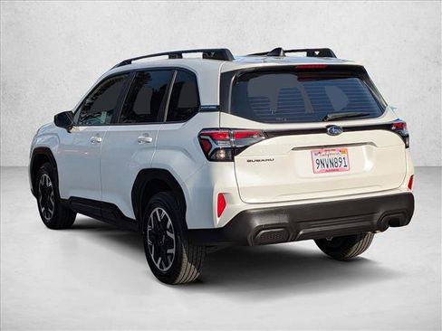 Used 2025 Subaru Forester AWD/4WD image 8