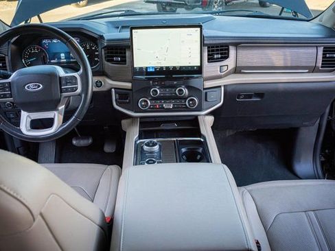 Used 2024 Ford Expedition Limited image 33