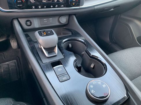 Used 2025 Nissan Rogue SV image 43