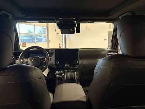 Used 2026 Lexus GX 550 AWD/4WD image 31