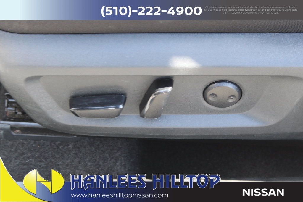 Used 2025 Nissan Rogue SV AWD/4WD image 14