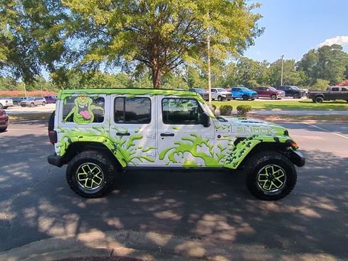 Used 2024 Jeep Wrangler Unlimited Rubicon w/ Safety Group AWD/4WD image 6