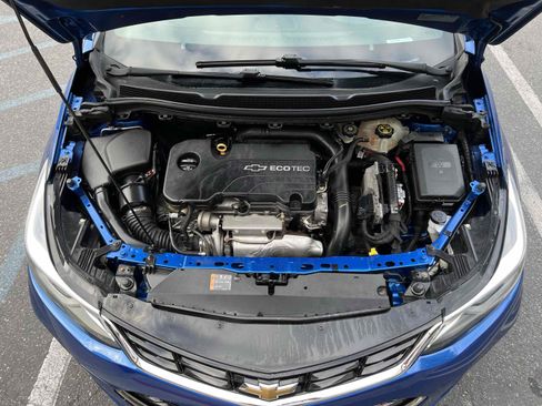 Used 2017 Chevrolet Cruze LT w/ Convenience Package FWD image 24