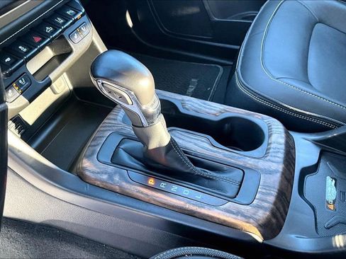 Used 2022 GMC Canyon Denali image 19