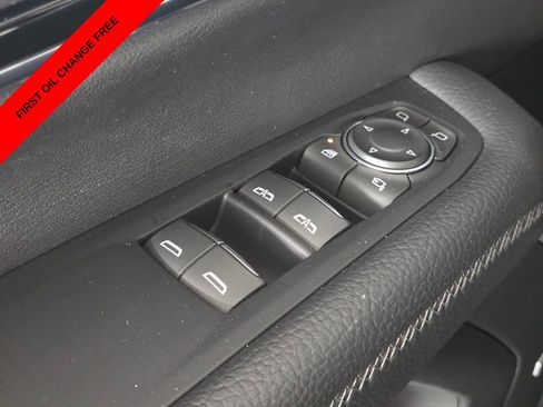 Used 2025 GMC Yukon XL Denali AWD/4WD image 37