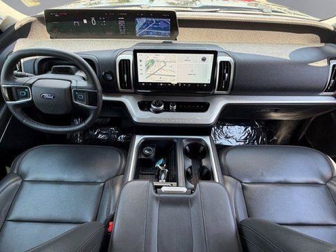 Certified 2025 Ford Expedition Active AWD/4WD image 3