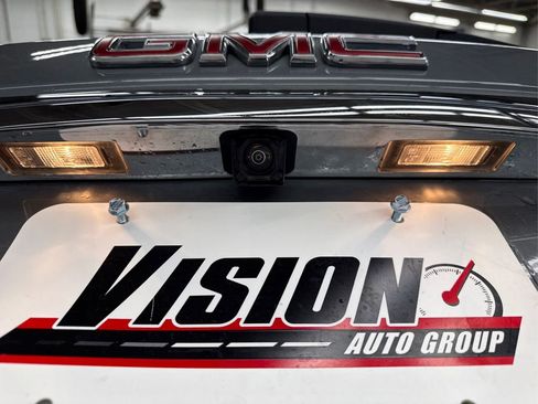 Used 2024 GMC Terrain SLT image 16