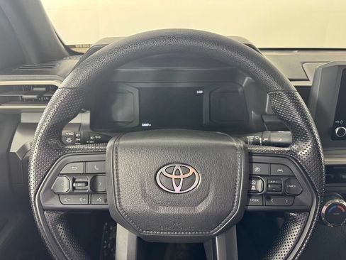 Used 2025 Toyota Tacoma SR5 AWD/4WD image 12