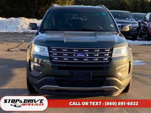 Used 2016 Ford Explorer XLT w/ Class II Trailer Tow Package image 8