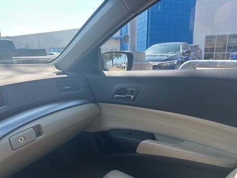 Used 2016 Acura ILX image 9