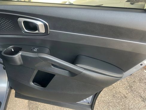 Certified 2024 Kia Sorento LX FWD image 15