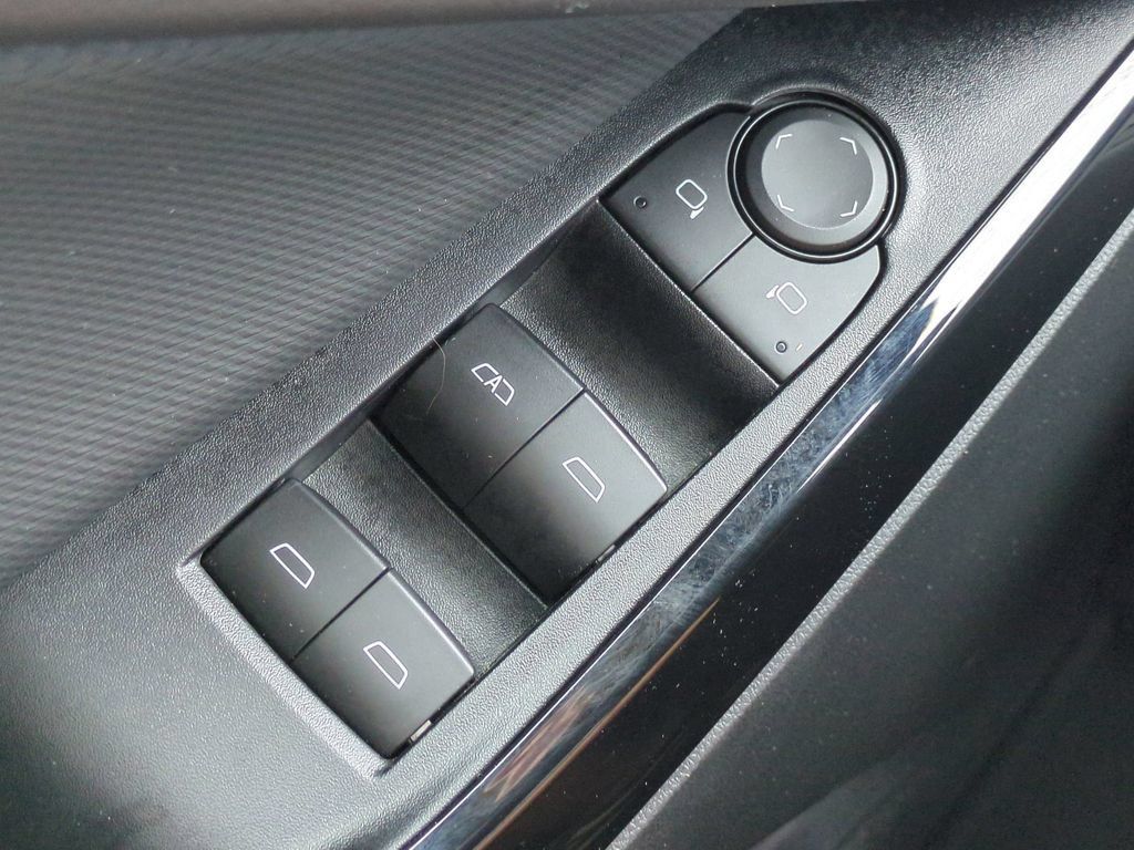 Used 2026 Chevrolet Equinox LT w/ Convenience Package II AWD/4WD image 28