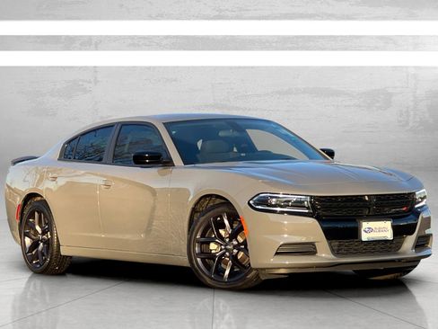 Used 2023 Dodge Charger SXT w/ Blacktop Package image 2