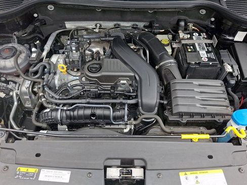 Used 2023 Volkswagen Taos SE w/ Panoramic Sunroof Package image 27