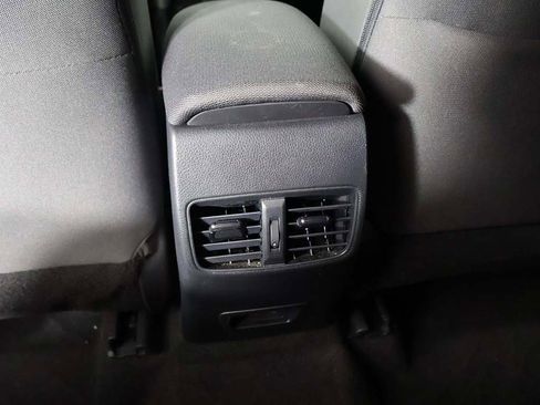 Used 2024 Toyota Corolla Cross LE image 42