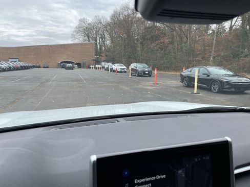 Used 2025 Toyota RAV4 XLE image 18