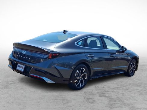 Used 2025 Hyundai Sonata SEL FWD image 5